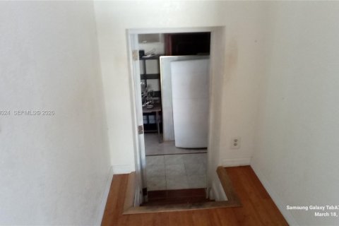 Снять в аренду квартиру в Пемброк-Пайнс, Флорида 3 спальни, 137.03м2, № 2033429 - фото 8