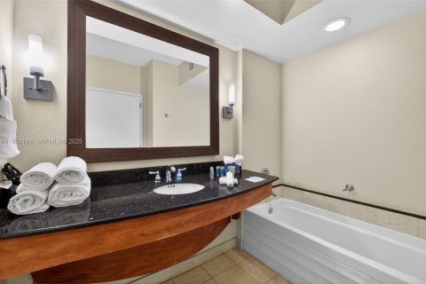 Купить отель в Санни-Айлс-Бич, Флорида 51.19м2, № 1989970 - фото 24