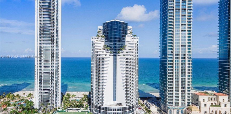 Отель, гостиница в Санни-Айлс-Бич, Флорида 51.19м2 № 1989970