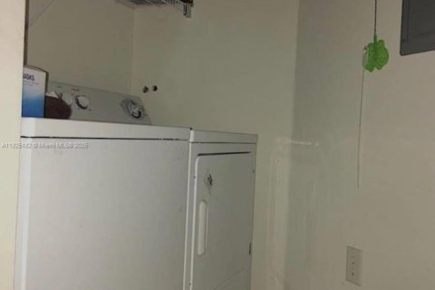 Copropriété à vendre à Fort Myers, Floride: 2 chambres № 2014440 - photo 15