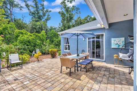 House in Sarasota, Florida 3 bedrooms, 207.45 sq.m. № 2211561 - photo 30