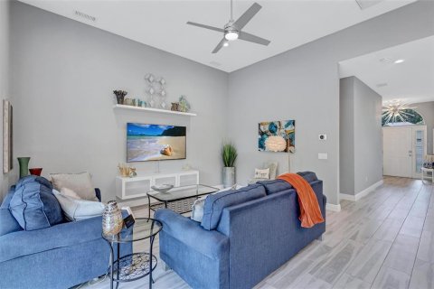 House in Sarasota, Florida 3 bedrooms, 207.45 sq.m. № 2211561 - photo 17