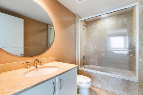 Condominio en venta en Miami, Florida, 2 dormitorios, 160.72 m2 № 1887318 - foto 28