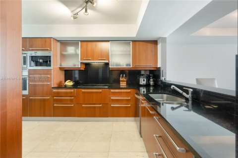 Condominio en venta en Miami, Florida, 2 dormitorios, 160.72 m2 № 1887318 - foto 6