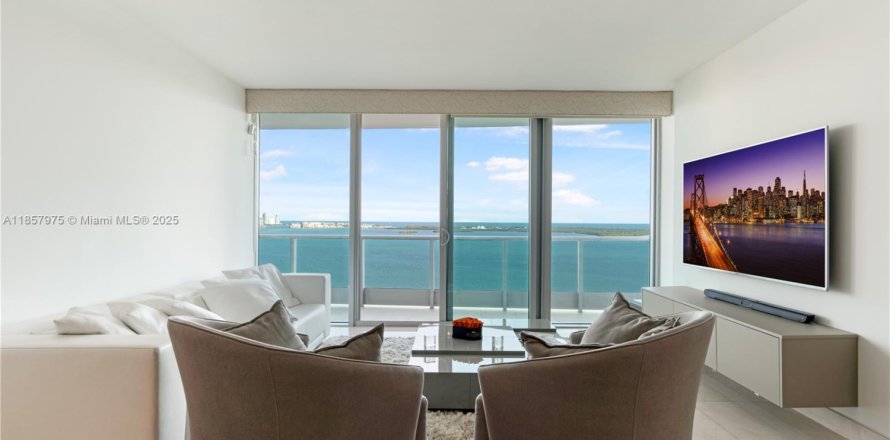 Condominio en Miami, Florida, 2 dormitorios  № 1887318