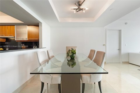 Condominio en venta en Miami, Florida, 2 dormitorios, 160.72 m2 № 1887318 - foto 11