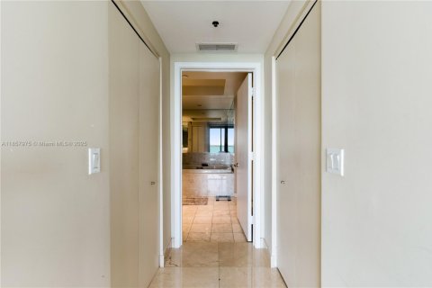 Condominio en venta en Miami, Florida, 2 dormitorios, 160.72 m2 № 1887318 - foto 20