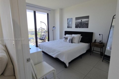 Condo in Doral, Florida, 2 bedrooms  № 1686134 - photo 12
