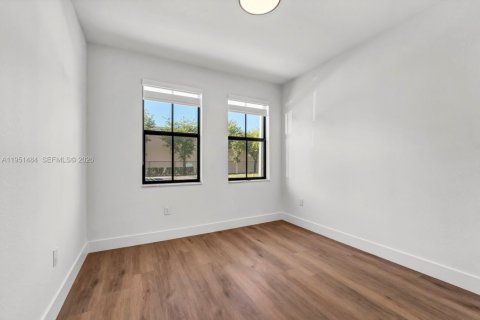 Купить таунхаус в Хомстед, Флорида 4 спальни, 186.27м2, № 2006344 - фото 19