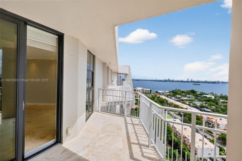 Copropriété à louer à Miami, Floride: 2 chambres, 121.89 m2 № 1930414 - photo 7