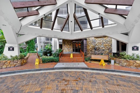 Copropriété à louer à Miami, Floride: 2 chambres, 121.89 m2 № 1930414 - photo 11