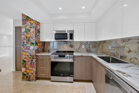 Copropriété à louer à Miami, Floride: 2 chambres, 121.89 m2 № 1930414 - photo 21