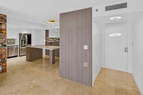 Copropriété à louer à Miami, Floride: 2 chambres, 121.89 m2 № 1930414 - photo 17