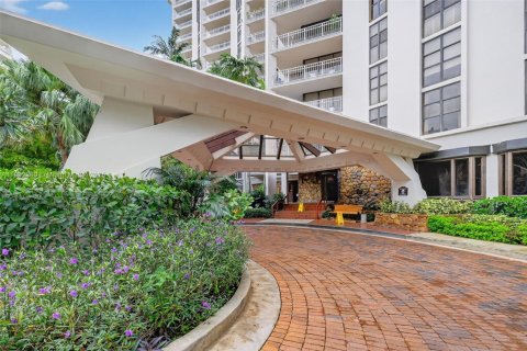 Copropriété à louer à Miami, Floride: 2 chambres, 121.89 m2 № 1930414 - photo 10