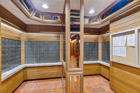 Copropriété à louer à Miami, Floride: 2 chambres, 121.89 m2 № 1930414 - photo 14