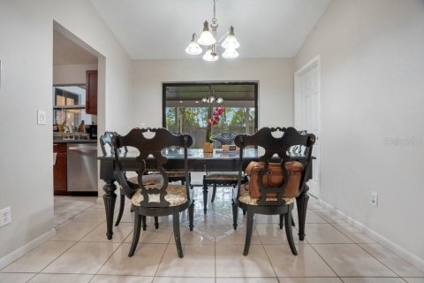 Casa en venta en Tampa, Florida, 4 dormitorios, 283.17 m2 № 2230939 - foto 17