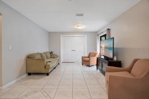 Casa en venta en Tampa, Florida, 4 dormitorios, 283.17 m2 № 2230939 - foto 10