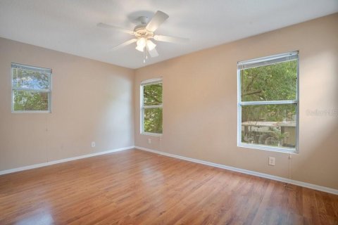 Casa en venta en Tampa, Florida, 4 dormitorios, 283.17 m2 № 2230939 - foto 21