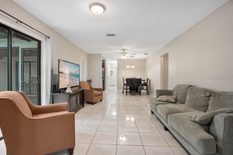 Casa en venta en Tampa, Florida, 4 dormitorios, 283.17 m2 № 2230939 - foto 9