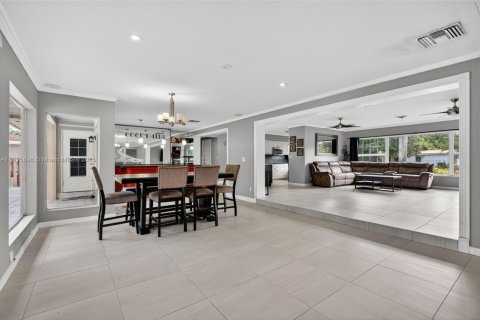 House in Plantation, Florida 4 bedrooms, 189.8 sq.m. № 1950120 - photo 18