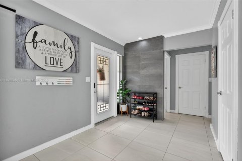 House in Plantation, Florida 4 bedrooms, 189.8 sq.m. № 1950120 - photo 6