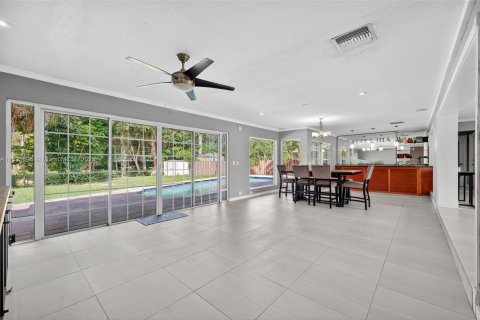 House in Plantation, Florida 4 bedrooms, 189.8 sq.m. № 1950120 - photo 17