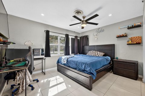 House in Plantation, Florida 4 bedrooms, 189.8 sq.m. № 1950120 - photo 26