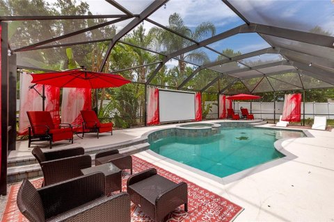 House in Dover, Florida 5 bedrooms, 321.91 sq.m. № 2200140 - photo 18