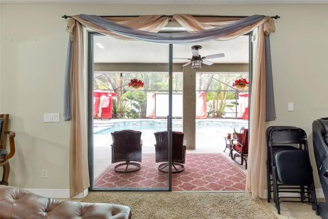 House in Dover, Florida 5 bedrooms, 321.91 sq.m. № 2200140 - photo 15