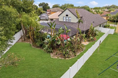 House in Dover, Florida 5 bedrooms, 321.91 sq.m. № 2200140 - photo 2