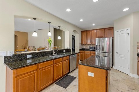 House in Dover, Florida 5 bedrooms, 321.91 sq.m. № 2200140 - photo 6