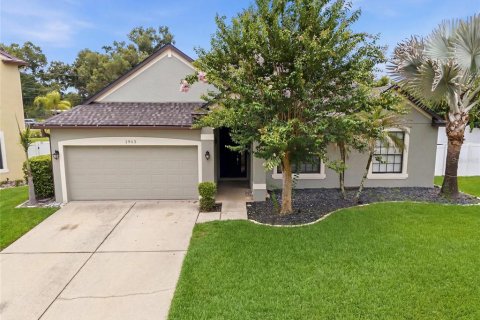 House in Dover, Florida 5 bedrooms, 321.91 sq.m. № 2200140
