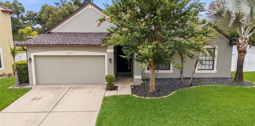 House in Dover, Florida 5 bedrooms, 321.91 sq.m. № 2200140