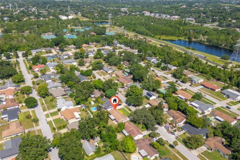 House in Orlando, Florida 3 bedrooms, 138.24 sq.m. № 1855564 - photo 11