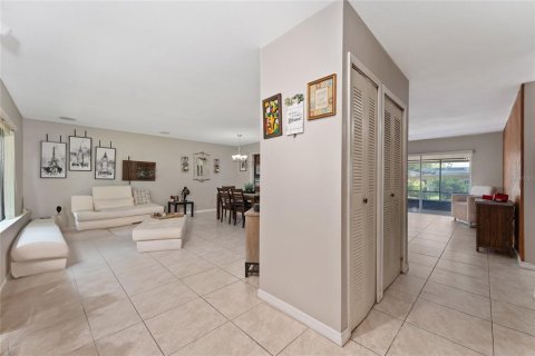 House in Orlando, Florida 3 bedrooms, 138.24 sq.m. № 1855564 - photo 16