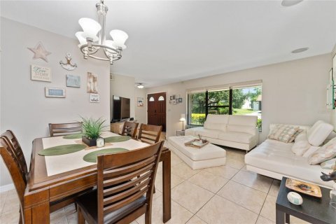House in Orlando, Florida 3 bedrooms, 138.24 sq.m. № 1855564 - photo 19