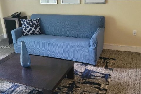 Condominio en venta en Doral, Florida, 1 dormitorio, 99.41 m2 № 1927713 - foto 16