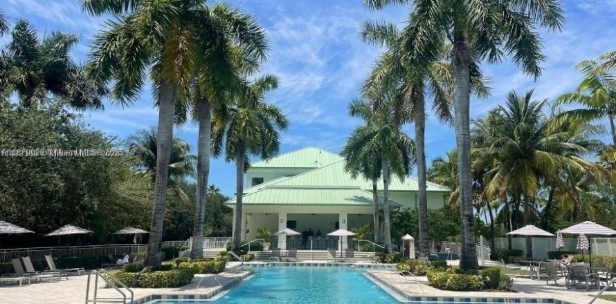 Condominio en Doral, Florida, 1 dormitorio  № 1927713