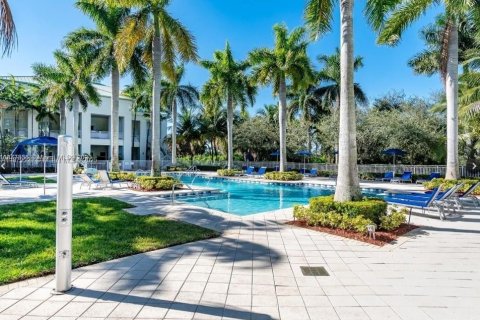 Condominio en venta en Doral, Florida, 1 dormitorio, 99.41 m2 № 1927713 - foto 9