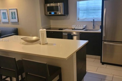 Condominio en venta en Doral, Florida, 1 dormitorio, 99.41 m2 № 1927713 - foto 18