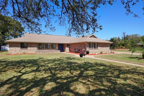 House in DeBary, Florida 3 bedrooms, 273.41 sq.m. № 1583420 - photo 2