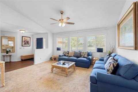 House in DeBary, Florida 3 bedrooms, 273.41 sq.m. № 1583420 - photo 9
