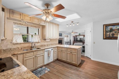 House in DeBary, Florida 3 bedrooms, 273.41 sq.m. № 1583420 - photo 13