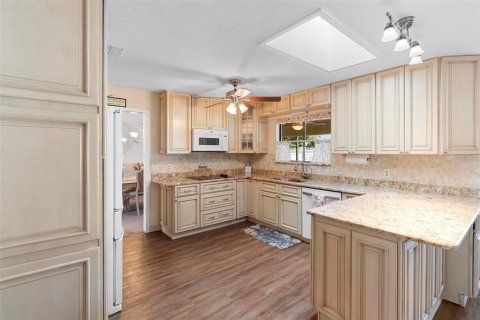 House in DeBary, Florida 3 bedrooms, 273.41 sq.m. № 1583420 - photo 14