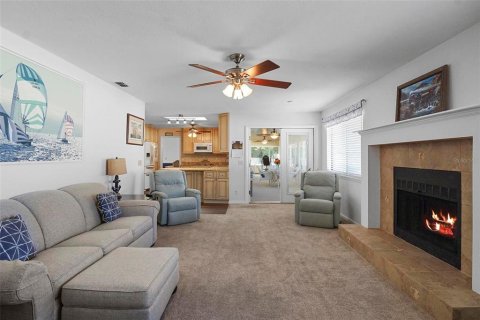 House in DeBary, Florida 3 bedrooms, 273.41 sq.m. № 1583420 - photo 18