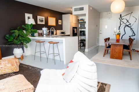 Купить кондоминиум в Майами-Бич, Флорида 72.09м2, № 1968458 - фото 8