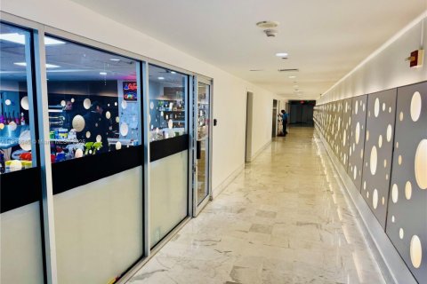 Купить кондоминиум в Майами-Бич, Флорида 72.09м2, № 1968458 - фото 21