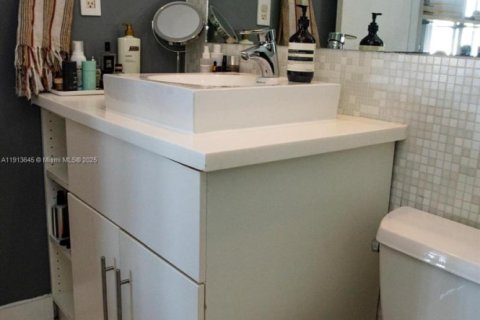 Купить кондоминиум в Майами-Бич, Флорида 72.09м2, № 1968458 - фото 15