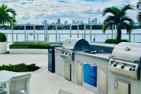 Купить кондоминиум в Майами-Бич, Флорида 72.09м2, № 1968458 - фото 22