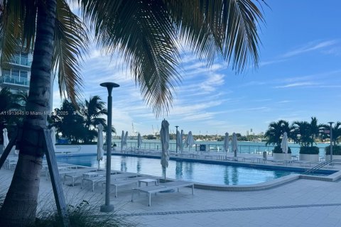 Купить кондоминиум в Майами-Бич, Флорида 72.09м2, № 1968458 - фото 19